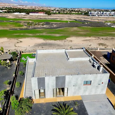 Bali Golf Salinas Villa