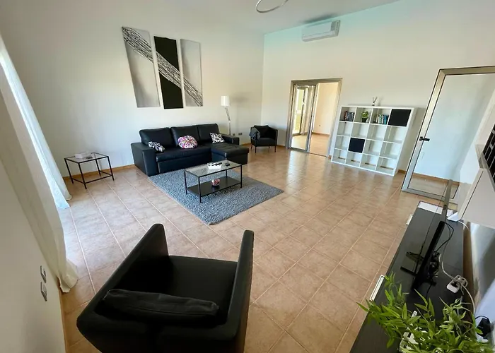 Bali Golf Salinas Villa